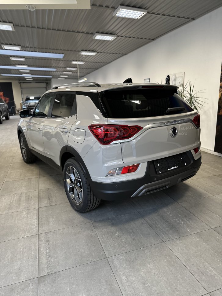 KGM Korando EBL FWD MT 3