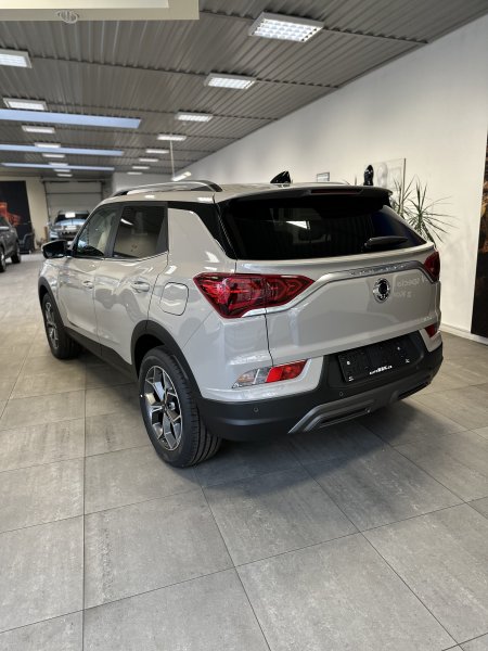 KGM Korando EBL FWD MT 3