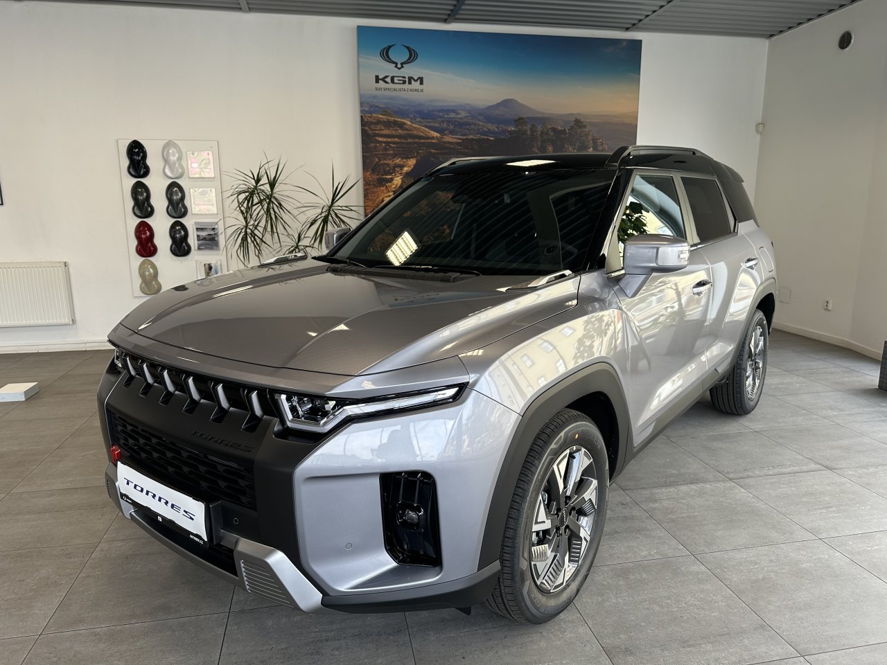 KGM Torres Style FWD AT 2DE