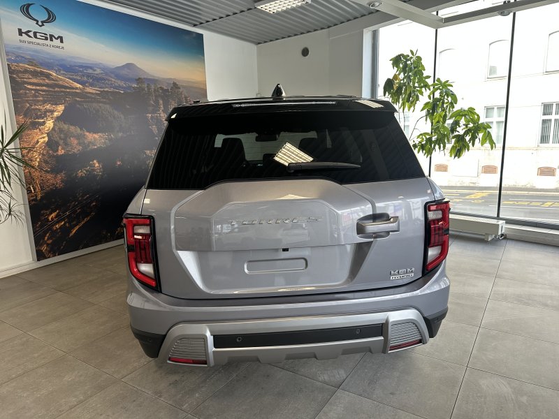 KGM Torres Style FWD AT 2DE