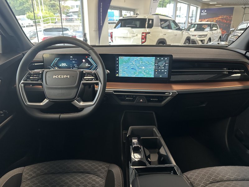 KGM Torres Style FWD AT BAS E16